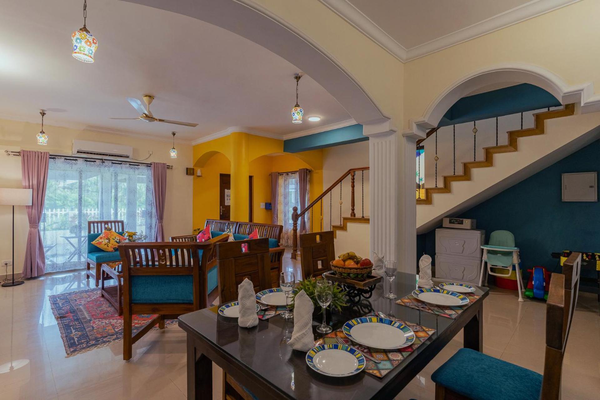Treehouse Blue & Villa Colva