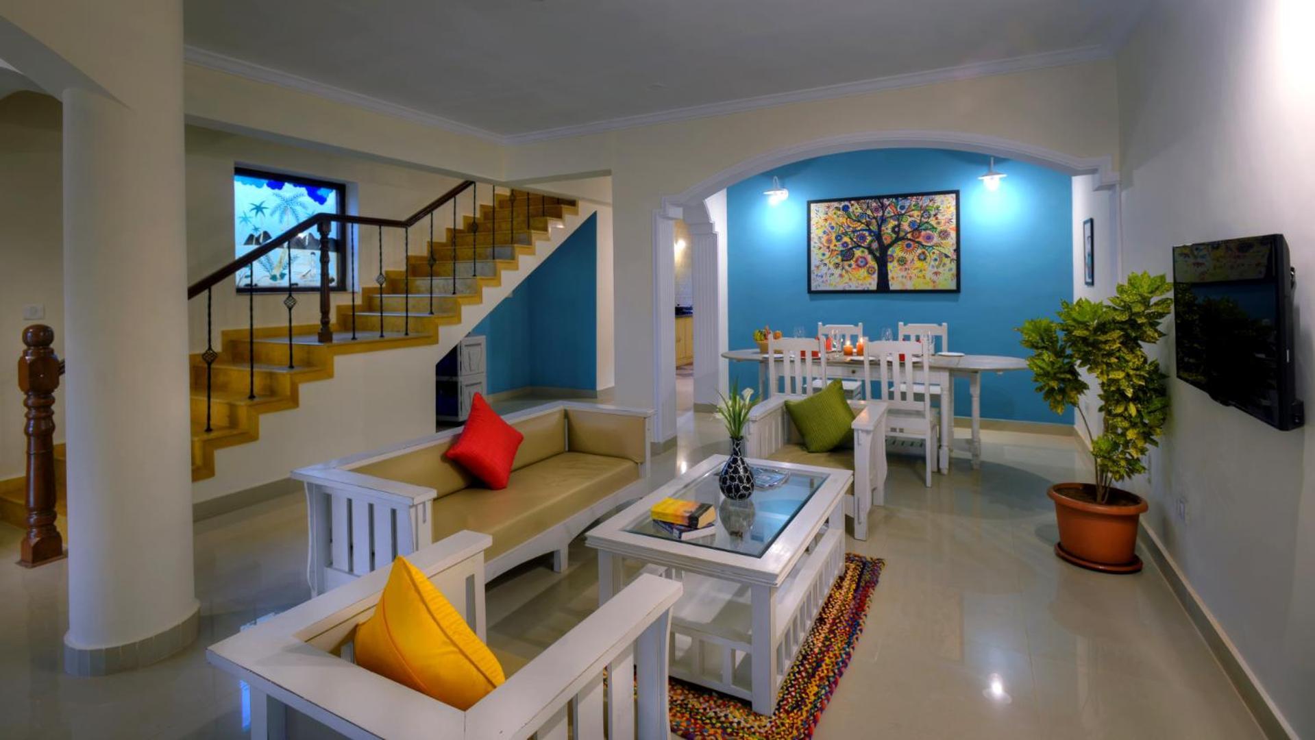 Treehouse Blue & Villa